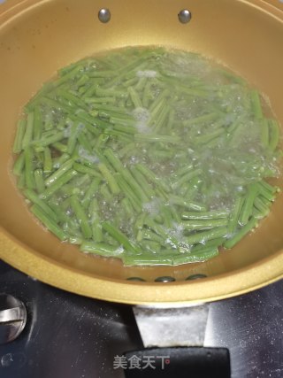 西红柿炒豆角步骤1