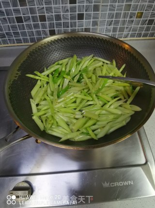 辣炒通心菜梗步骤4