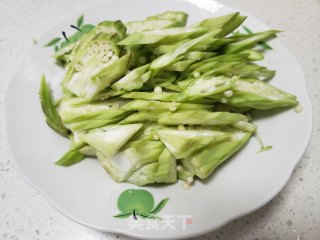 秋葵炒辣椒步骤1