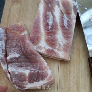 酸包菜烧肉片步骤1