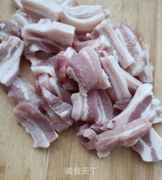 酸包菜烧肉片步骤2
