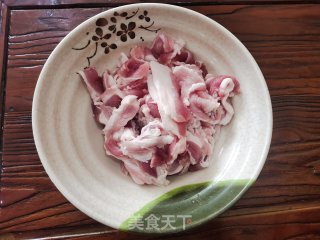 蒜香炸五花肉步骤1