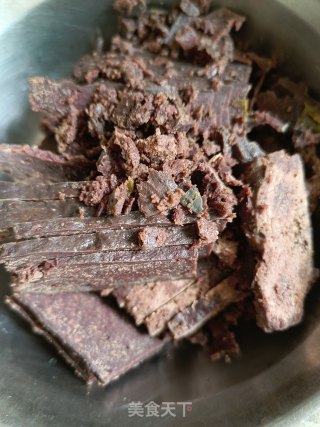 蒜香血粑步骤1