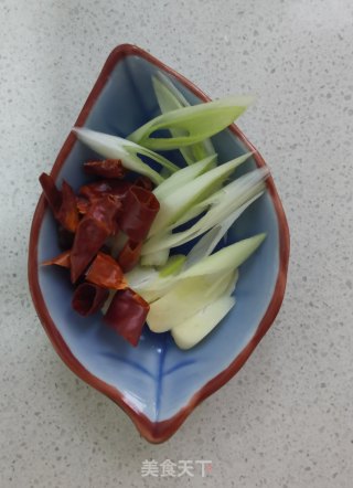 黄瓜鸡蛋炒香干步骤3