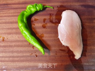 尖椒鸡丝步骤1