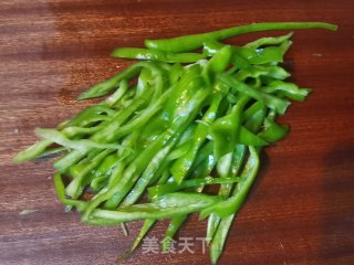 尖椒鸡丝步骤2