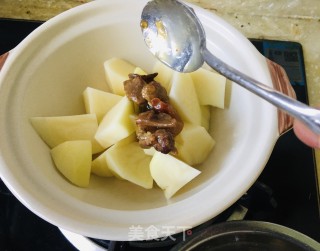 鸭肉炖土豆步骤2