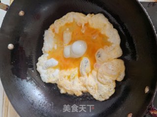 木耳炒蛋步骤2