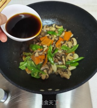 小炒口蘑步骤11