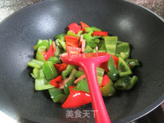 烤火腿炒三椒步骤8