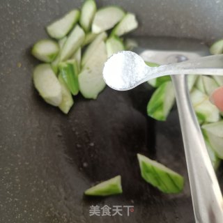 丝瓜番茄炒乌鸡蛋步骤11
