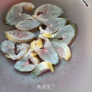 盐焗黄花鱼步骤3
