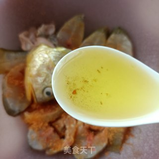 盐焗黄花鱼步骤7