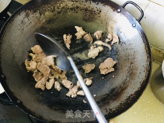 甘蓝炒肉片步骤3