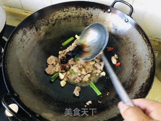 甘蓝炒肉片步骤5