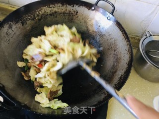 甘蓝炒肉片步骤6