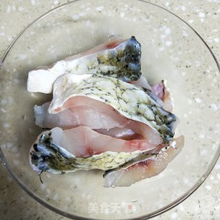 金针菜蒸鱼腩步骤1