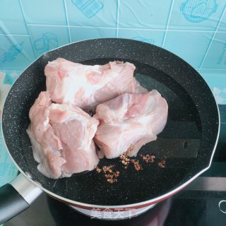 电砂锅酱大骨步骤1