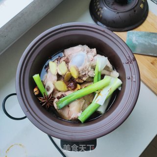 电砂锅酱大骨步骤9
