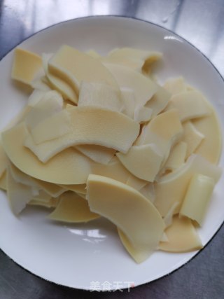 腐乳炒竹笋步骤1