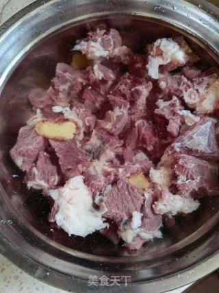 鲜笋烧牛肉步骤1