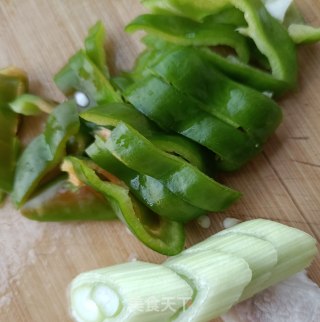 青椒番茄炒鹅蛋步骤7