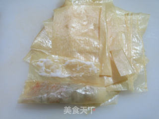 虾仁豆腐皮卷步骤9