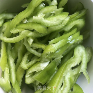 菜椒炒茭白步骤3