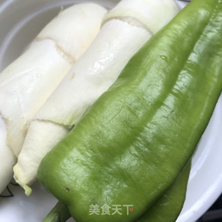 菜椒炒茭白步骤1