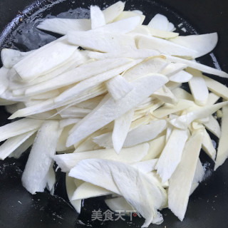 菜椒炒茭白步骤6
