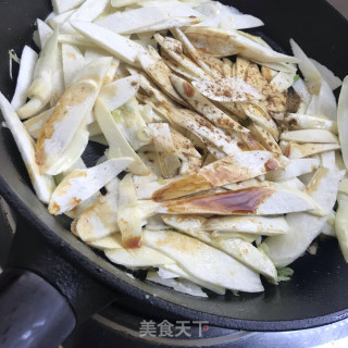 菜椒炒茭白步骤7