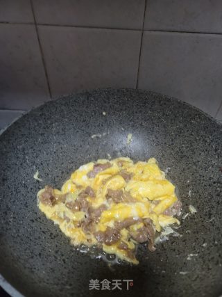 牛肉片炒蛋步骤6