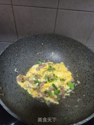 牛肉片炒蛋步骤7