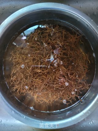 五花肉焖笋丝步骤1