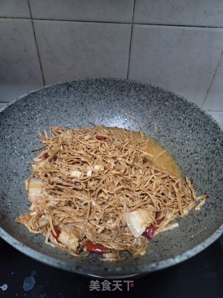 五花肉焖笋丝步骤11