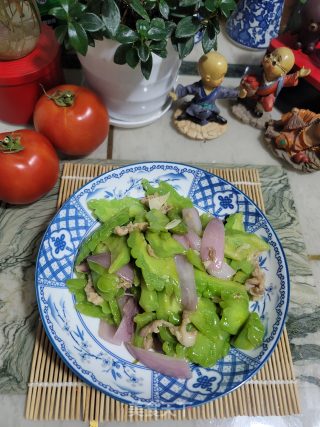 洋葱肉片炒苦瓜步骤11