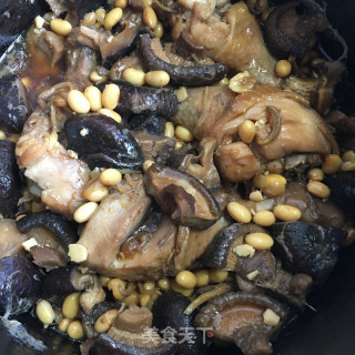 香菇黄豆焖鸡腿步骤6