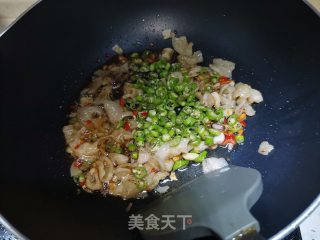 油渣炒空心菜梗步骤6