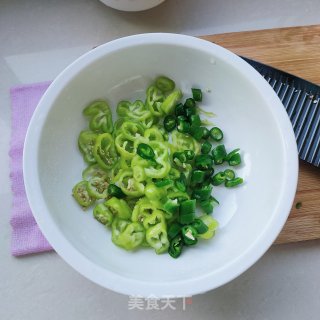 面炕辣椒步骤2