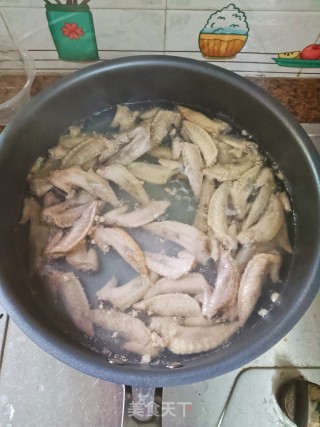 干锅焖鸡尖翅步骤2