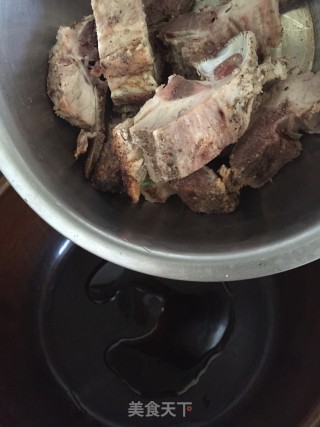 烧骨芥菜煲步骤6
