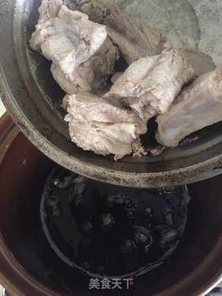 排骨焖元菇步骤6
