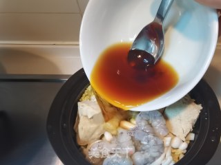 虾仁海鲜菇菜煲步骤6