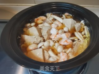 虾仁海鲜菇菜煲步骤8