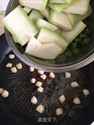 丝瓜炒鲜贝步骤6