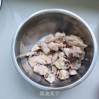 鸡块烧土豆步骤1
