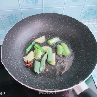 鸡块烧土豆步骤4