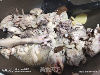 豆腐乳啤酒烧鸡步骤3