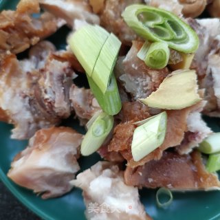 杭椒炒猪蹄步骤2
