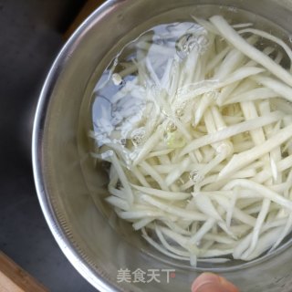 韭菜苔炒茭白步骤6